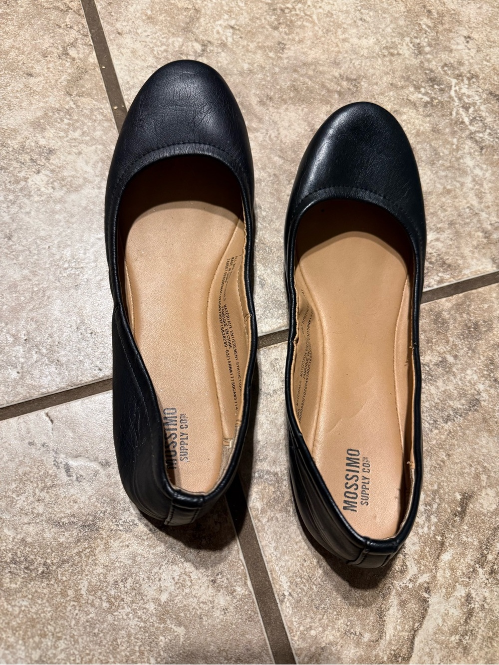 Mossimo Supply Co. Black Round-Toe Ballet Flats